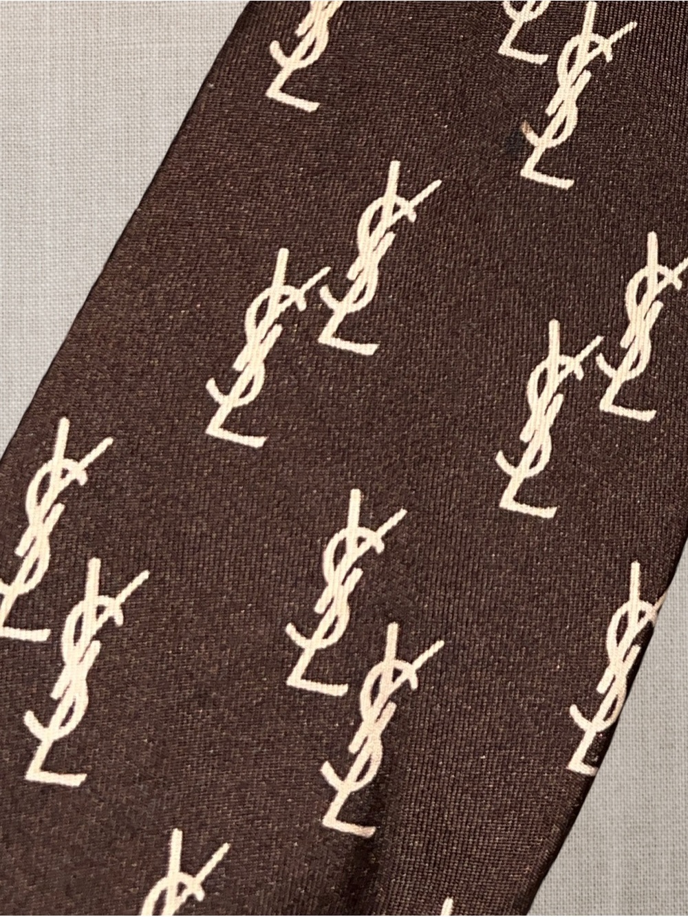 Yves Saint Laurent Men's Brown/Beige Woven Silk Logo Pattern Classic Necktie - Picture 2 of 5